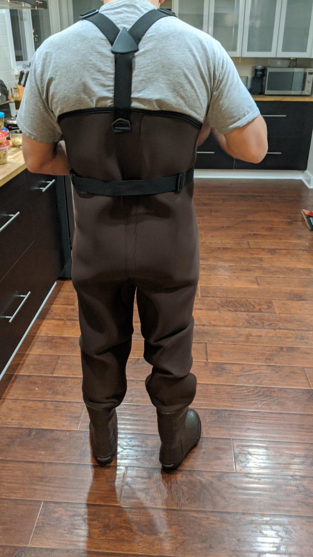 HISEA Chest Waders for Men, Waterproof 4.5mm Neoprene Fishing & Hunting Wader with Boots, Mens Womens Bootfoot Waders - Customer Photo 2