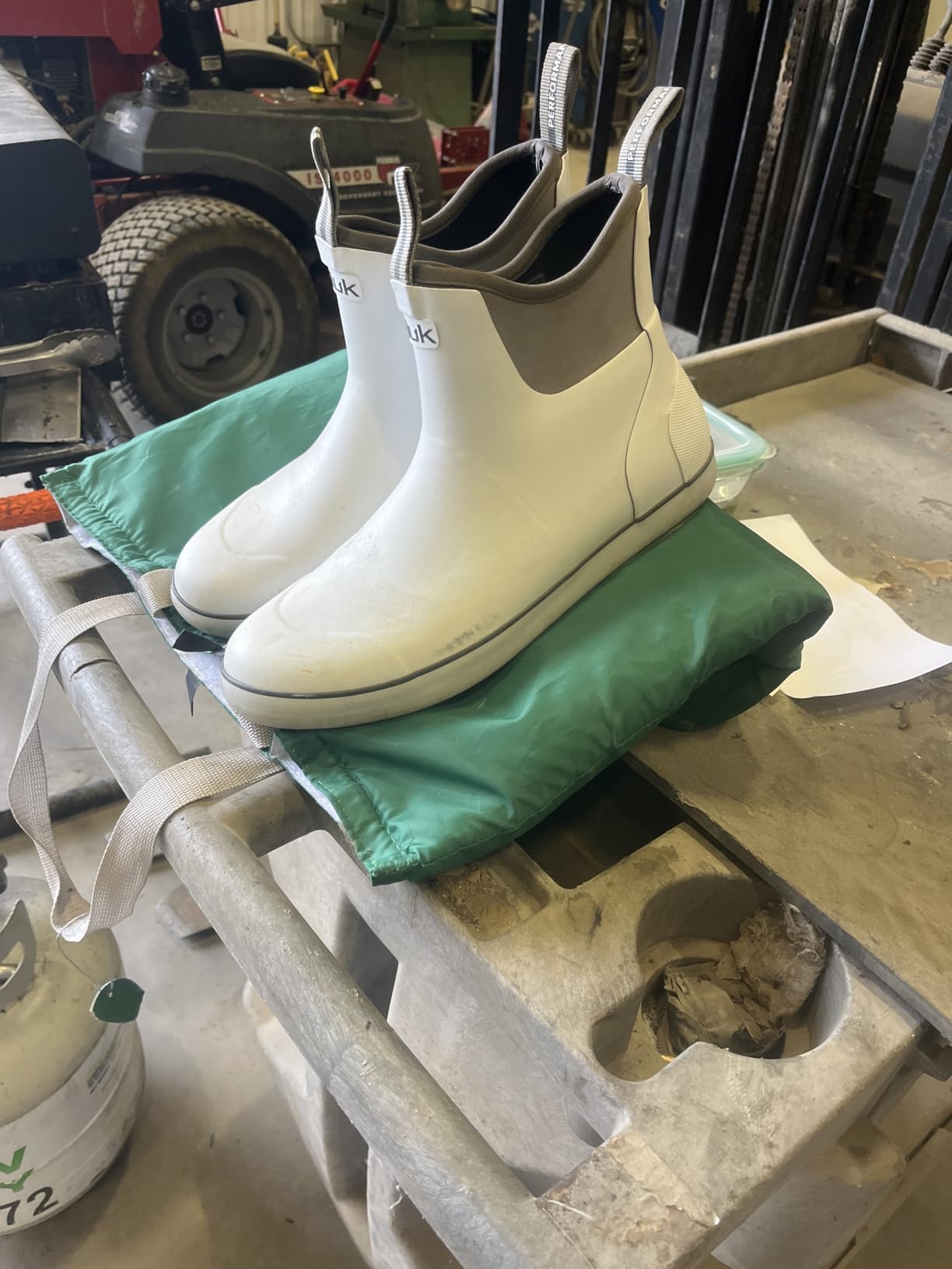 HUK Men's Rogue Wave Shoe | High-Performance Fishing & Deck Boot Rain - Customer Photo 1