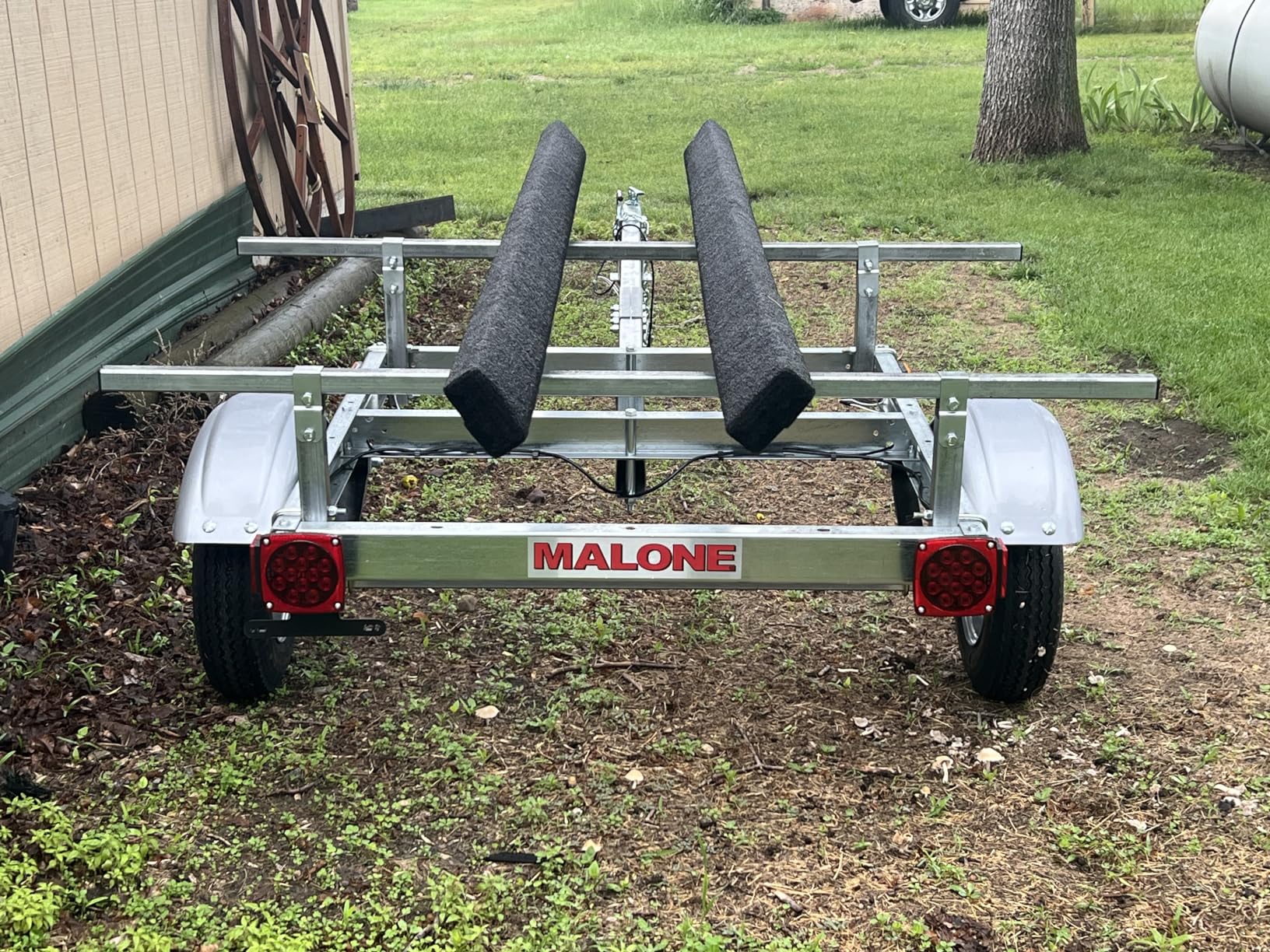 Malone MPG586XV EcoLight 2 Kayak Trailer with 2 V-Rack Kayak Carriers | 14' / 400 lbs Capacity | Fully Submersible | Marine Grade Galvanized Steel Construction - Customer Photo 2
