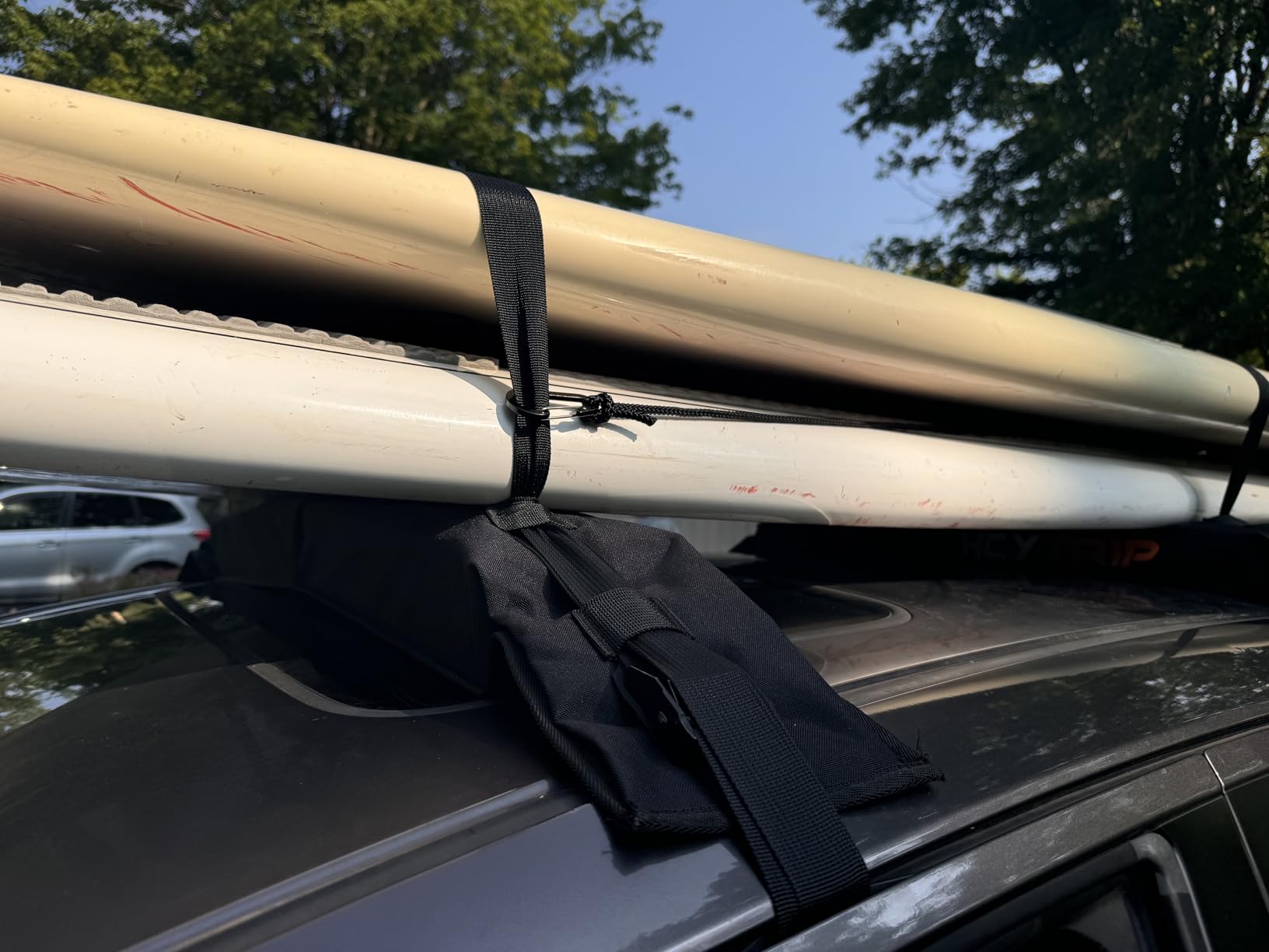 HEYTRIP Universal Soft Roof Rack Pads for Kayak/Surfboard/SUP/Canoe with 15FT Tie-Down Straps and Storage Bag - Customer Photo 2