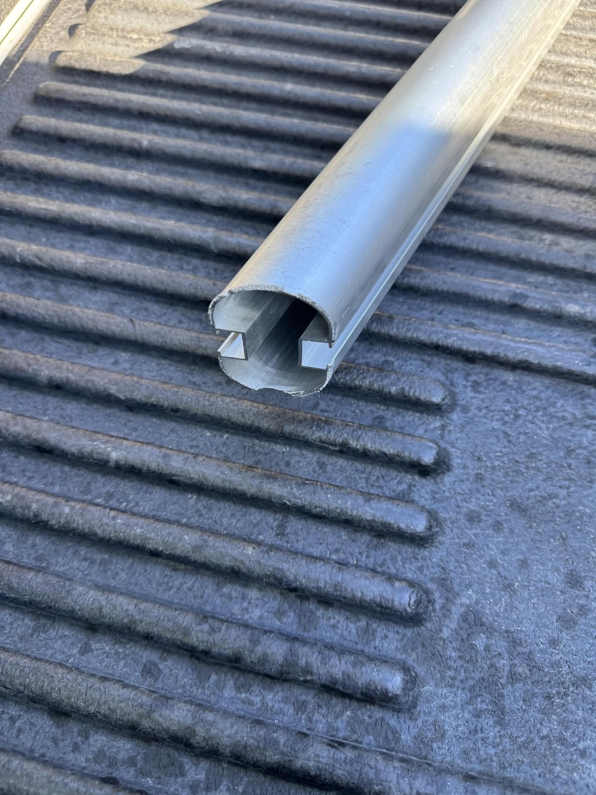 GarveeTech Truck Rack, 71 in Aluminum Ladder Rack for Truck, 800 lbs Capacity with 8 Non-Drilling C-Clamps, Heavy Duty Truck Bed Rack Two-Bar Set for Kayak, Surfboard, Lumber, Ladder - Customer Photo 2